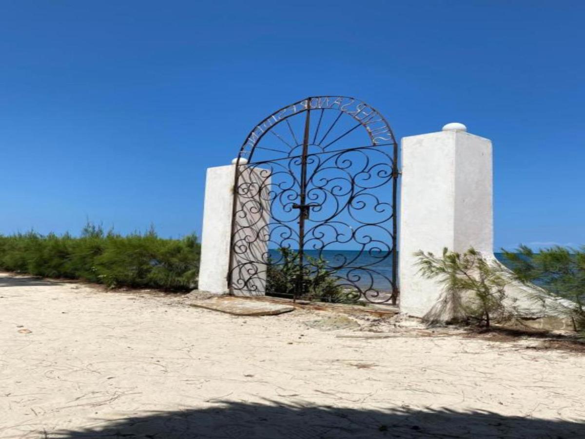 Silver Rock Hotel & Beachfront Apartments Malindi Esterno foto