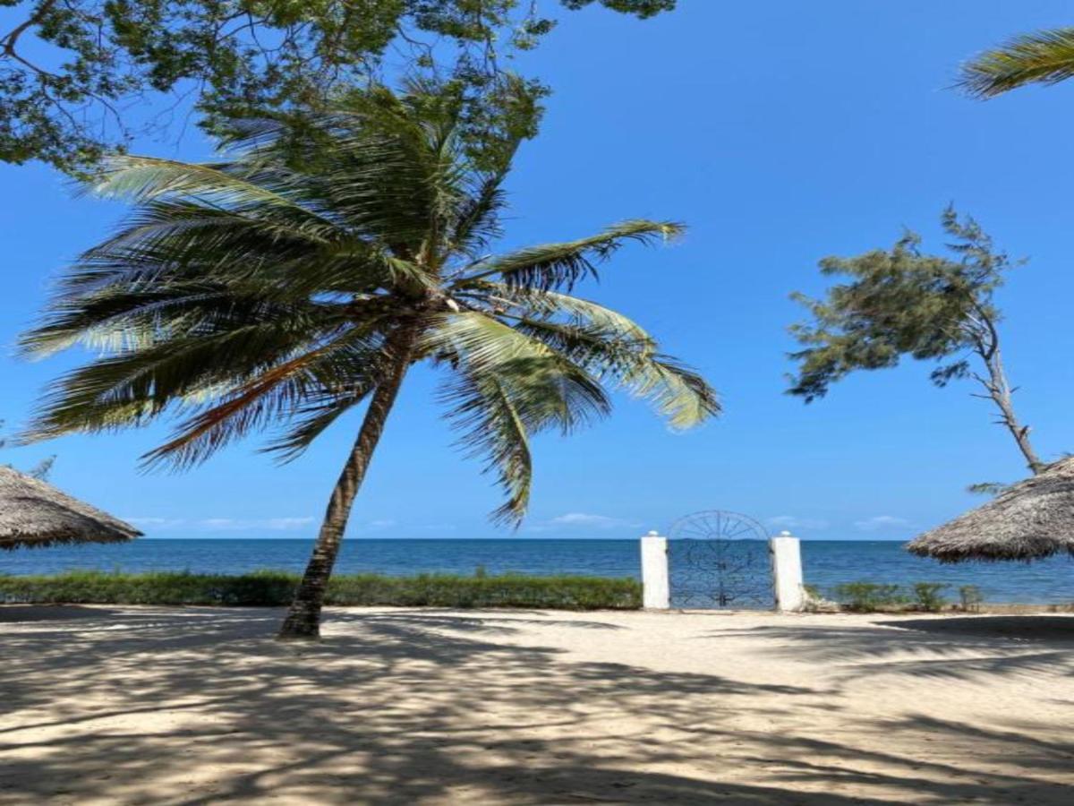 Silver Rock Hotel & Beachfront Apartments Malindi Esterno foto