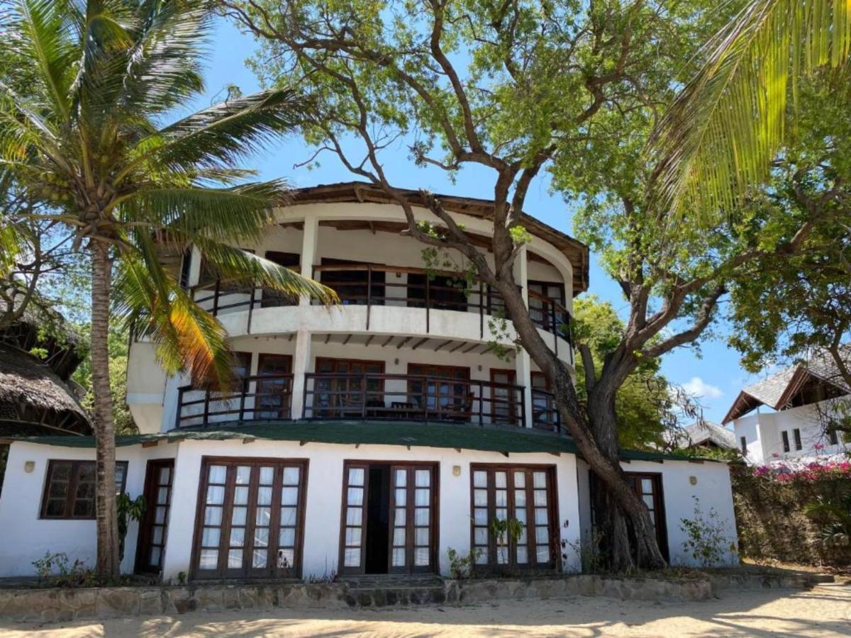 Silver Rock Hotel & Beachfront Apartments Malindi Esterno foto